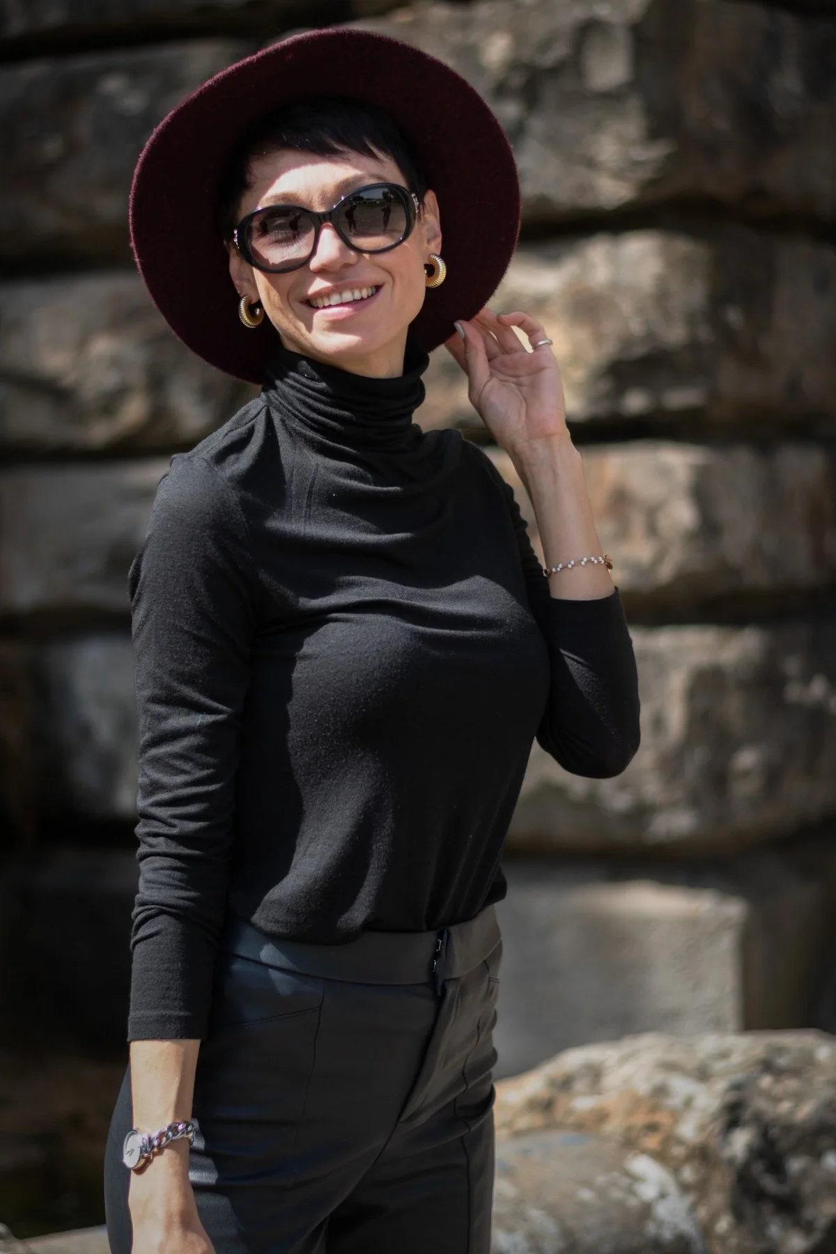 Ritratto sorridente in luce naturale